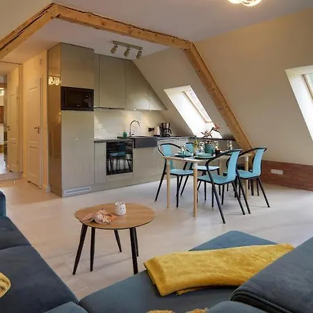 Trevilles Art-deco Jozefina Шклярска-Поремба